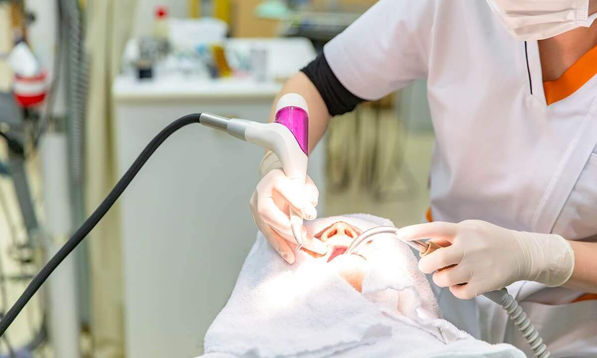 歯のパウダークリーニング（自費診療）
